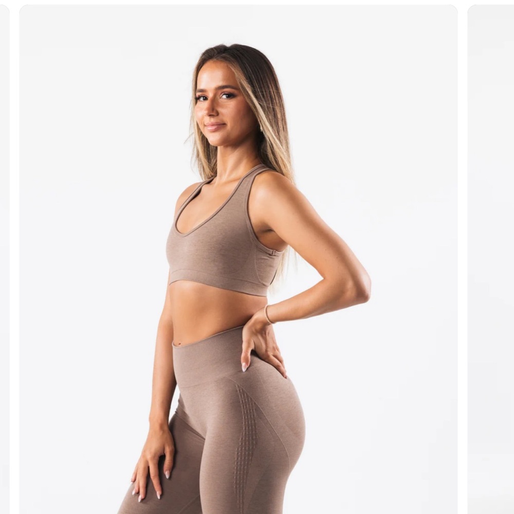 Amplify Contour Bra - Sand - Picture 3 of 6